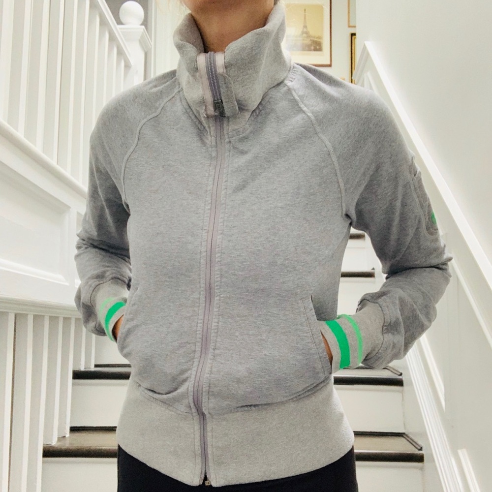 Lululemon top